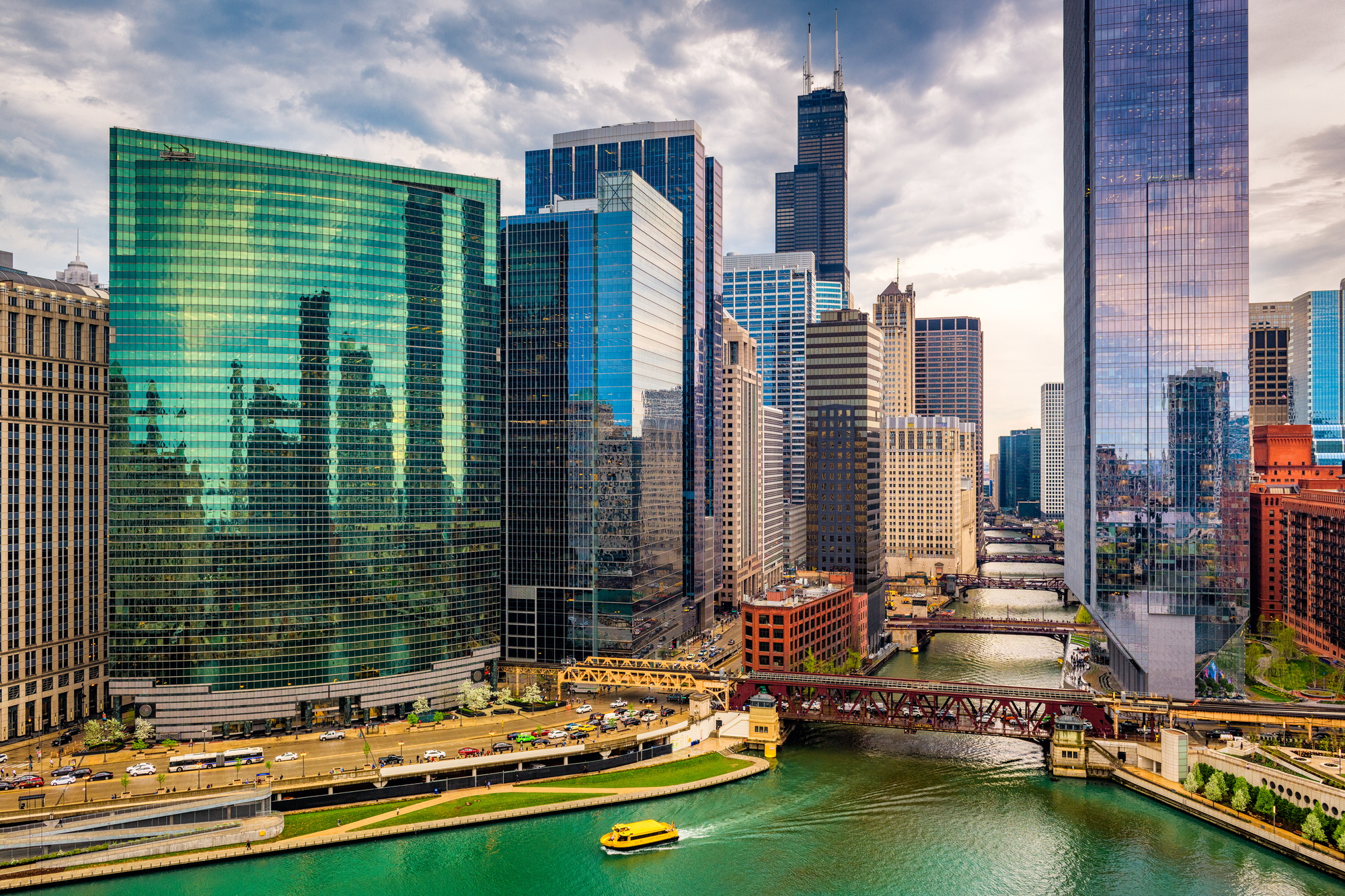 Chicago Business Travel Boss is your ultimate guide for Chicago, Illinois executive-level success in the Windy City. Discover where to stay, network, recharge, and lead smarter—complete with insider tips, high-value events, and powerful connections.